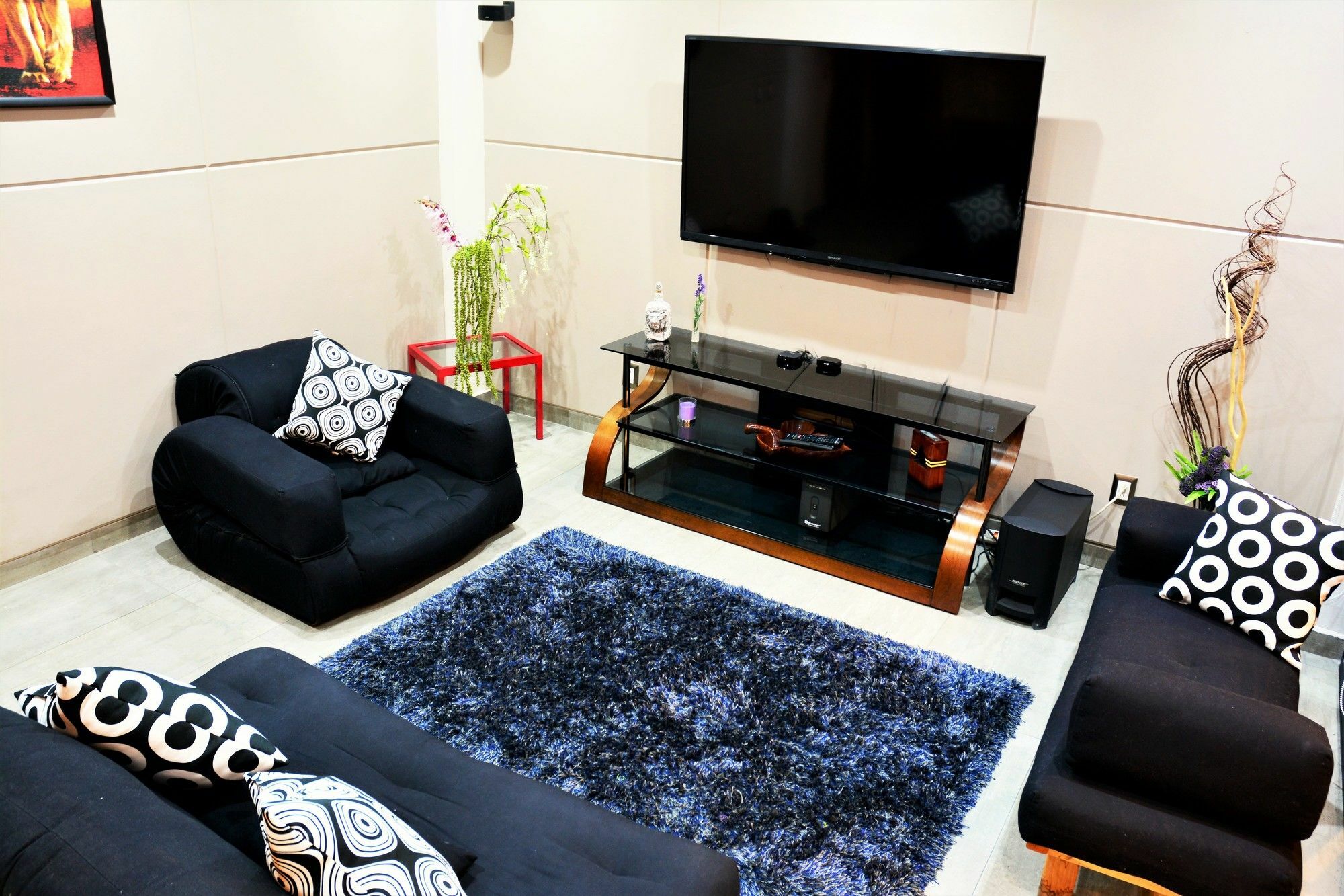 Shunya Apartment